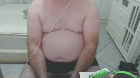 Snapshot of beastbearmg chatting on September 26, 12:29 am beastbearmg online show from September 26, 12:29 am