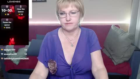 your Lana online show from December 13, 8:04 pm