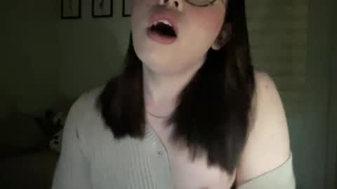 Snapshot of beautiful_lust69 chatting on December 21, 1:53 pm Sweet Aya online show from December 21, 1:53 pm