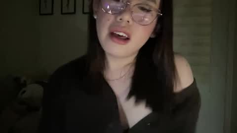 Snapshot of beautiful_lust69 chatting on December 18, 2:17 pm Sweet Aya online show from December 18, 2:17 pm