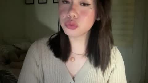 Snapshot of beautiful_lust69 chatting on December 2, 5:10 pm Sweet Aya online show from December 2, 5:10 pm