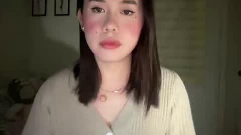 Snapshot of beautiful_lust69 chatting on December 3, 2:00 pm Sweet Aya online show from December 3, 2:00 pm