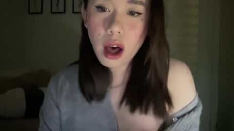 Snapshot of beautiful_lust69 chatting on January 2, 2:35 pm Sweet Aya online show from January 2, 2:35 pm