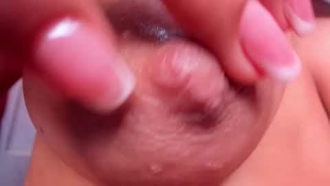 Mia online show from October 5, 1:08 pm