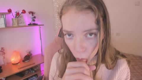 Snapshot of beautyeliise chatting on September 16, 9:12 am Eliise online show from September 16, 9:12 am