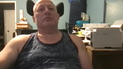 beckster online show from June 6, 8:42 am