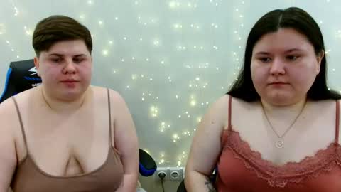 BeckyAndEllen online show from April 7, 11:01 am