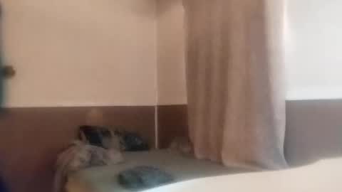 beewanda1984 online show from March 25, 8:59 pm