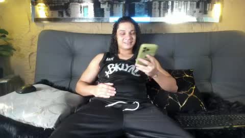 independent model online show from May 15, 4:21 am