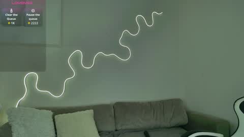 Hi I am Bella online show from March 30, 4:34 am