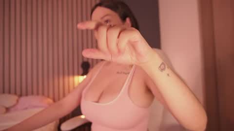 isabella online show from July 5, 11:01 pm