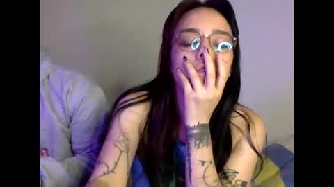 bella_and_koko online show from April 19, 10:56 pm