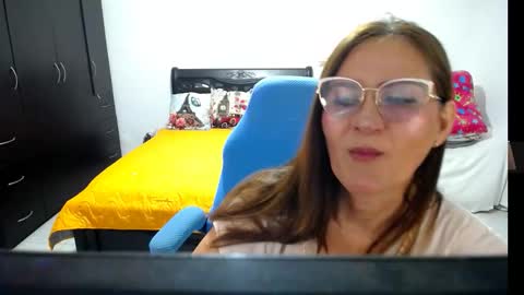 Bella online show from October 8, 11:43 pm