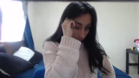 bella_luna34 online show from March 12, 8:23 pm