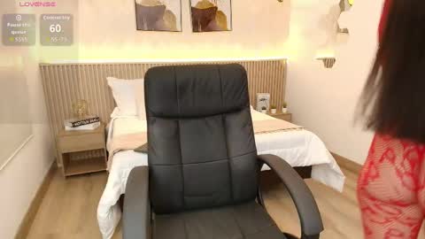 bella_millers online show from June 9, 6:40 pm