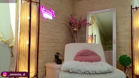 bella_posh online show from March 3, 7:48 am