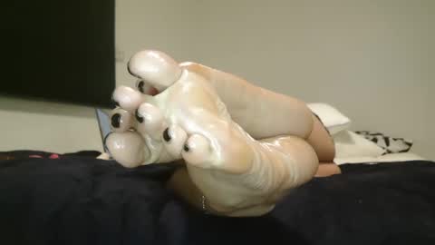 bella_sexy_feet online show from February 10, 6:03 pm