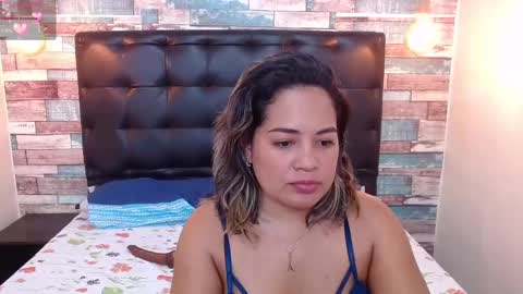 im Bella online show from November 6, 7:17 pm