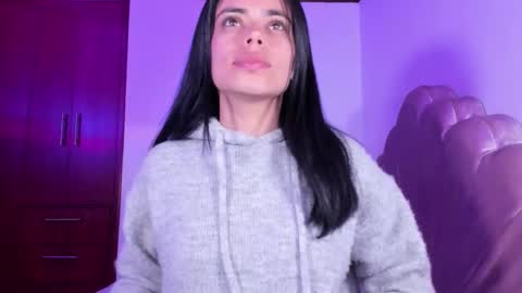 Snapshot of bella_sun_ chatting on October 3, 5:16 am Valeria Model Independent online show from October 3, 5:16 am