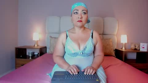 bella_vesper online show from May 13, 11:31 am