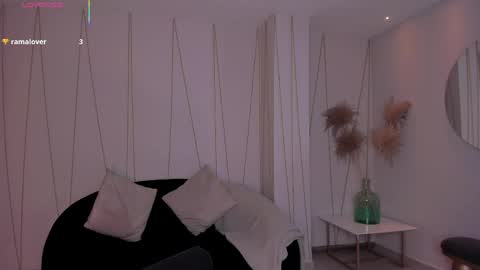  Bella C  online show from April 22, 2:52 am