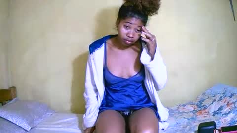 Snapshot of bellaena chatting on October 11, 12:04 am bellaena online show from October 11, 12:04 am