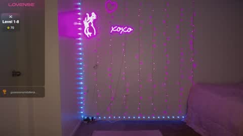 Bella Monroe online show from April 23, 4:42 am