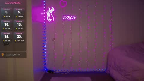 Bella Monroe online show from May 13, 5:06 am