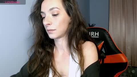 bellaqueen0701 online show from December 15, 11:01 pm