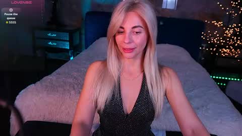 Bella online show from April 24, 4:09 pm