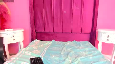 Bella. online show from July 6, 3:03 pm