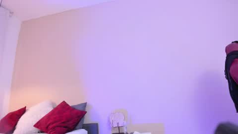 Bella Wild online show from March 5, 1:53 pm