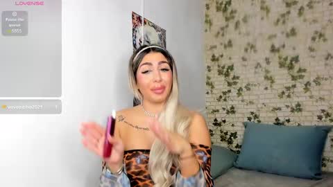 LucyJelly online show from January 10, 5:24 pm