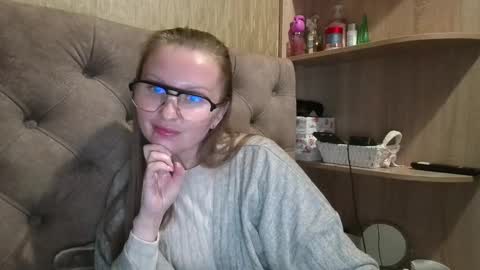 Amelia online show from November 14, 8:00 pm