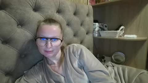 Amelia online show from October 9, 7:30 pm