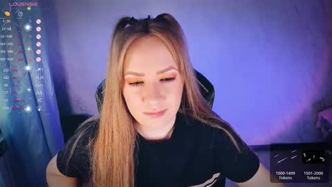 Your Annabelle Wolf  online show from September 28, 5:27 am