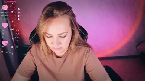 Your Annabelle Wolf  online show from October 22, 10:22 pm