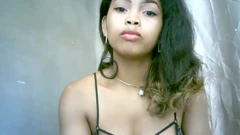 bellibellah online show from April 12, 7:45 am