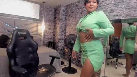 Belly online show from October 14, 3:15 pm