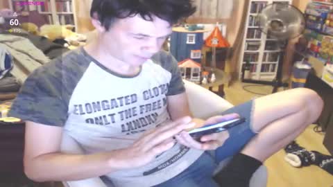 Snapshot of benijamin chatting on October 23, 8:49 am benijamin online show from October 23, 8:49 am
