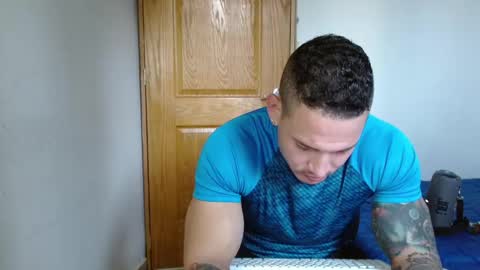 Snapshot of benjamin_isaac chatting on December 4, 10:24 pm benjamin_isaac online show from December 4, 10:24 pm