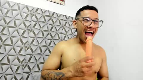 Benjamin online show from April 20, 8:01 pm