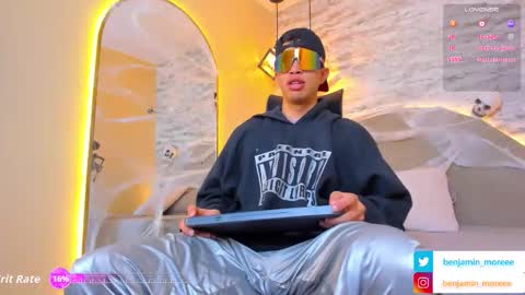 BENJAMIN online show from October 17, 1:48 pm