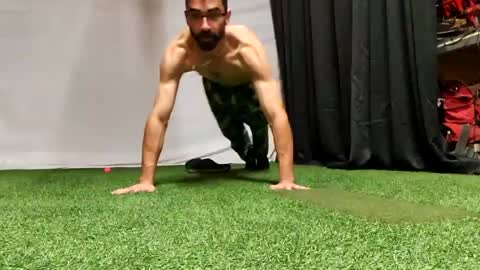 Snapshot of benny_boy95 chatting on October 6, 2:35 pm benny_boy95 online show from October 6, 2:35 pm