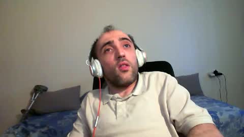 bentish online show from April 22, 3:52 pm