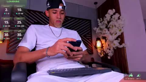 bento_fox online show from November 13, 3:53 am