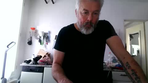 Martin online show from December 15, 9:16 am