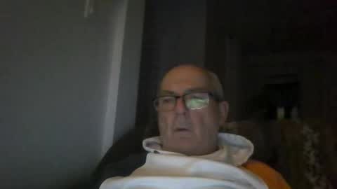 bernard1102 online show from April 21, 12:25 am