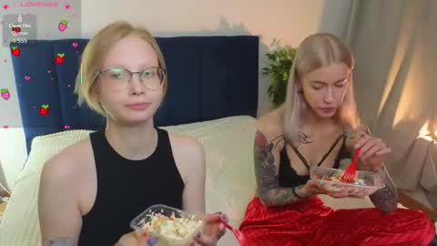 Danny and Kira online show from November 7, 8:28 am