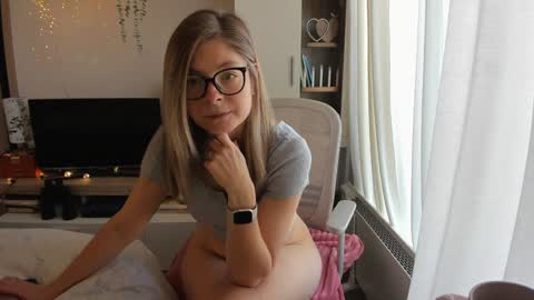 Vicky   online show from February 26, 7:45 am